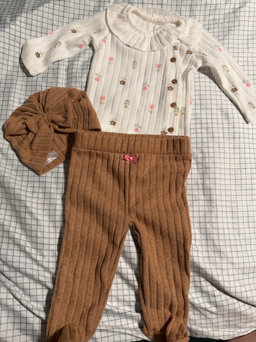 Baby starters girls 3- piece set floral top, footed pants and hat outfit set